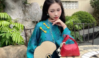 Cách phối phụ kiện khi mặc áo dài ngày Tết